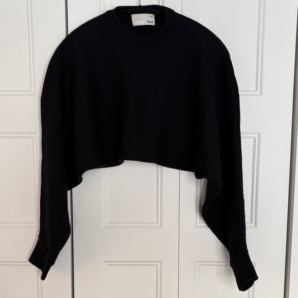 Aritzia Sweaters - Aritzia Wilfred Free Black Cropped Knit Sweater Sz 3 Dolma type sleeve